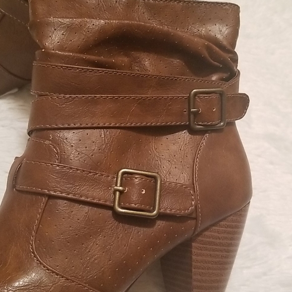 MUDD Breneen Brown Multi Strap Ankle Boots - Picture 7 of 9